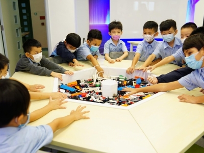 小一新生參觀「STEAM科創室」及「WCB遊『樂』園」